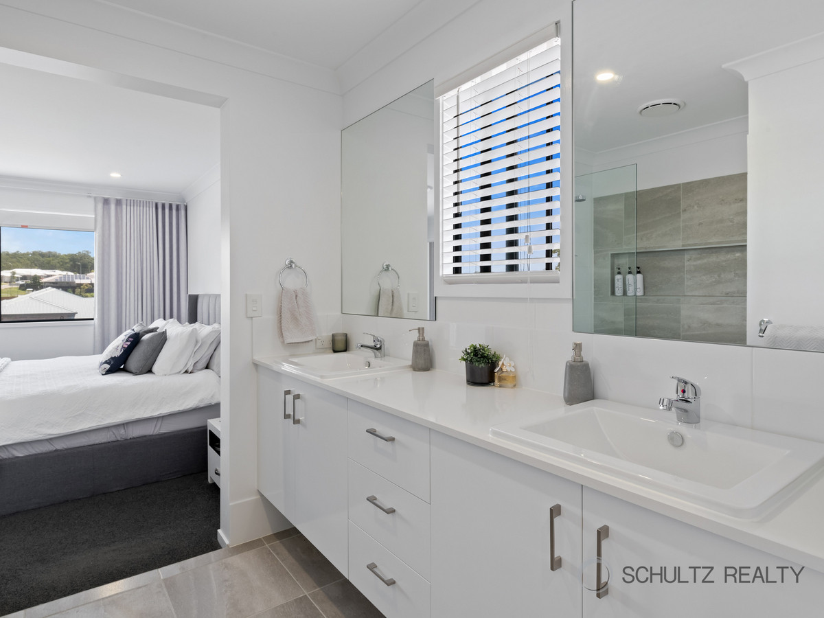 1 Bronzewing Circuit, Bahrs Scrub, Australia 4207, 4 Bedrooms Bedrooms, ,2 BathroomsBathrooms,House,Sold,Bronzewing Circuit,1276