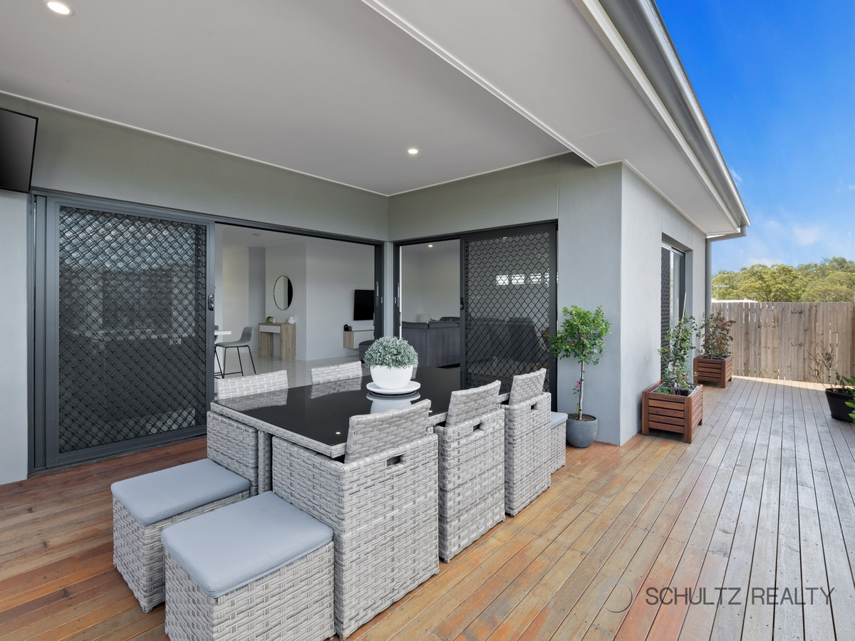 1 Bronzewing Circuit, Bahrs Scrub, Australia 4207, 4 Bedrooms Bedrooms, ,2 BathroomsBathrooms,House,Sold,Bronzewing Circuit,1276