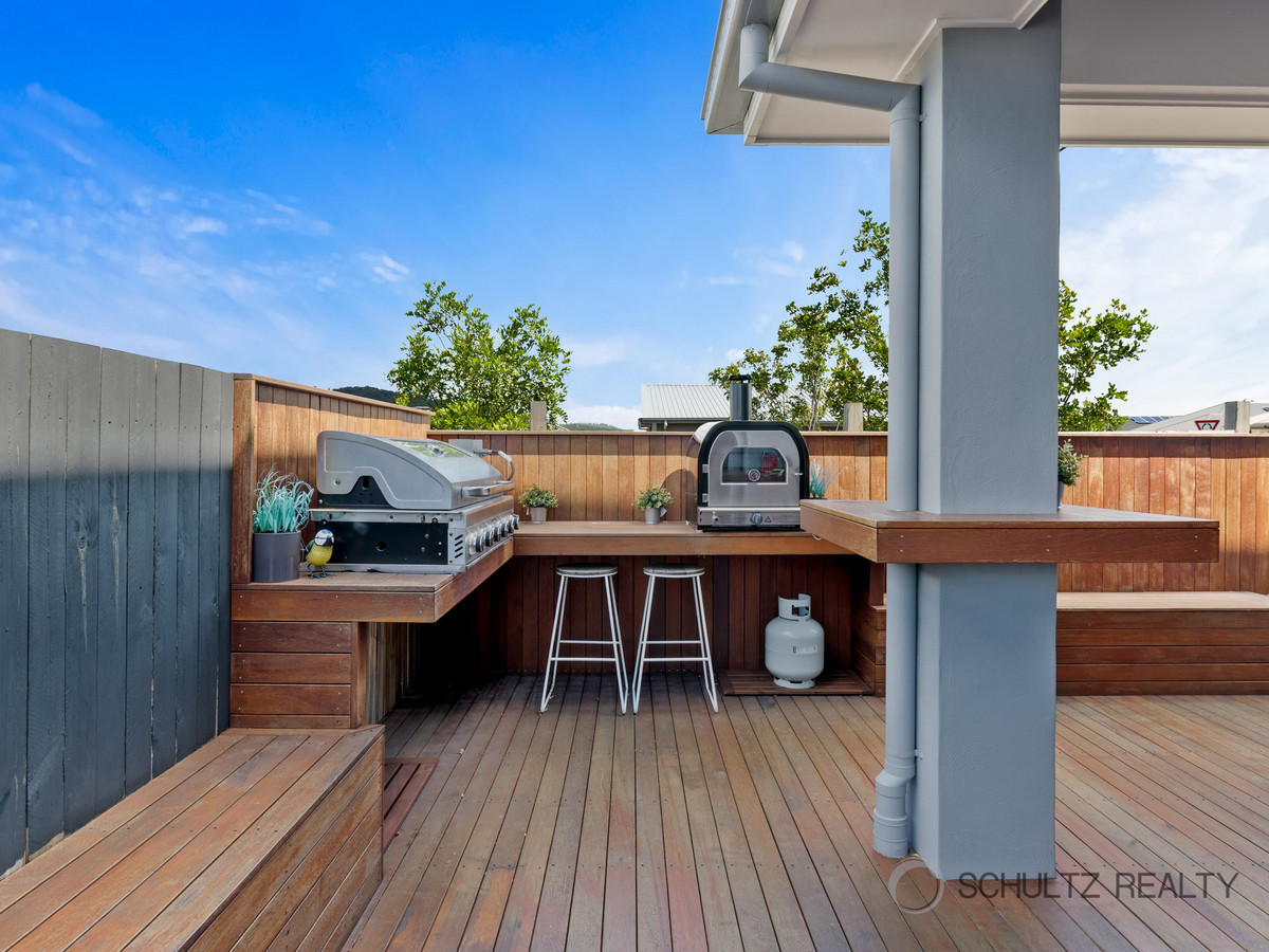 1 Bronzewing Circuit, Bahrs Scrub, Australia 4207, 4 Bedrooms Bedrooms, ,2 BathroomsBathrooms,House,Sold,Bronzewing Circuit,1276