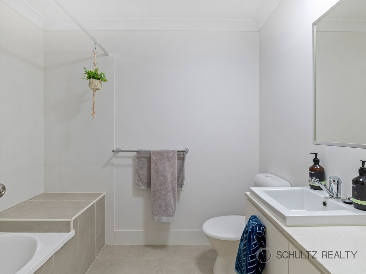 104A River Hills Road, Eagleby, Australia 4207, 3 Bedrooms Bedrooms, ,2 BathroomsBathrooms,Townhouse,For sale,River Hills Road,1284