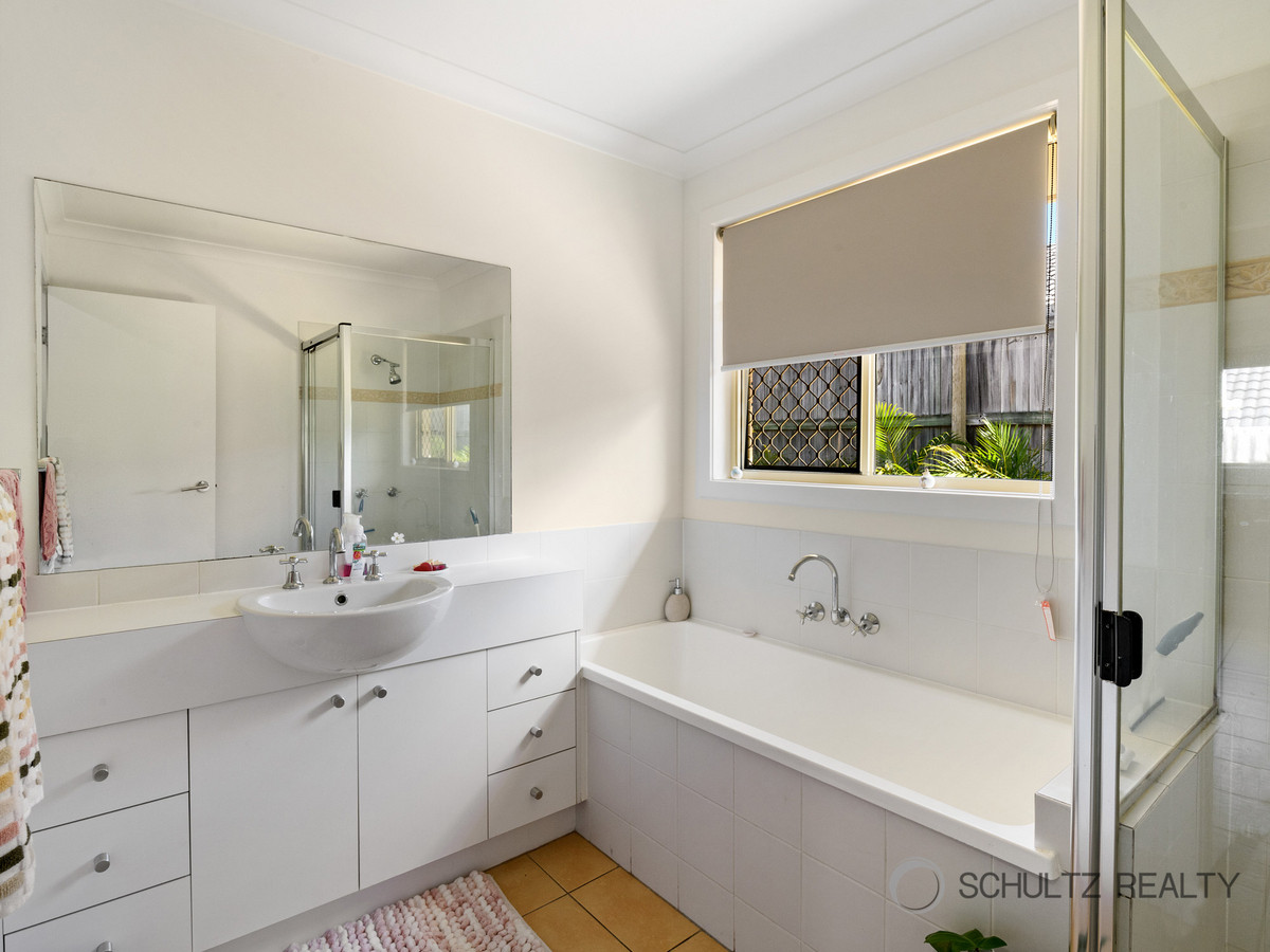 32 Pepper Tree Drive, Holmview, Australia 4207, 3 Bedrooms Bedrooms, ,2 BathroomsBathrooms,House,For sale,Pepper Tree Drive,1288