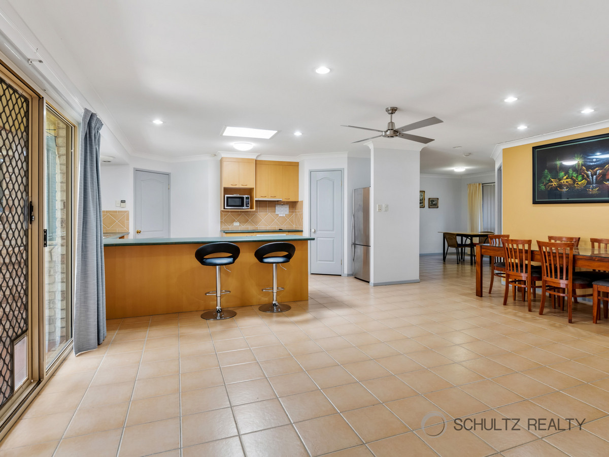 23 Forestglen Crescent, Bahrs Scrub, Australia 4207, 4 Bedrooms Bedrooms, ,2 BathroomsBathrooms,House,For sale,Forestglen Crescent,1301