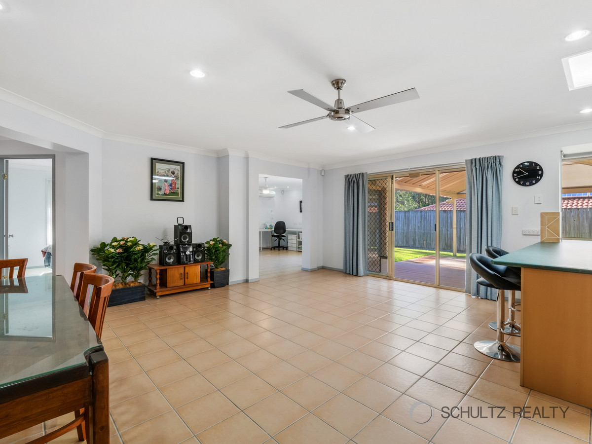 23 Forestglen Crescent, Bahrs Scrub, Australia 4207, 4 Bedrooms Bedrooms, ,2 BathroomsBathrooms,House,For sale,Forestglen Crescent,1301