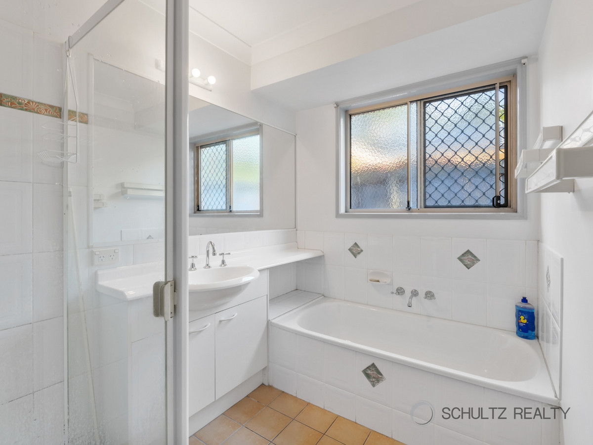 23 Forestglen Crescent, Bahrs Scrub, Australia 4207, 4 Bedrooms Bedrooms, ,2 BathroomsBathrooms,House,For sale,Forestglen Crescent,1301