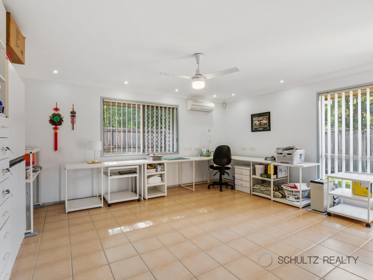 23 Forestglen Crescent, Bahrs Scrub, Australia 4207, 4 Bedrooms Bedrooms, ,2 BathroomsBathrooms,House,For sale,Forestglen Crescent,1301