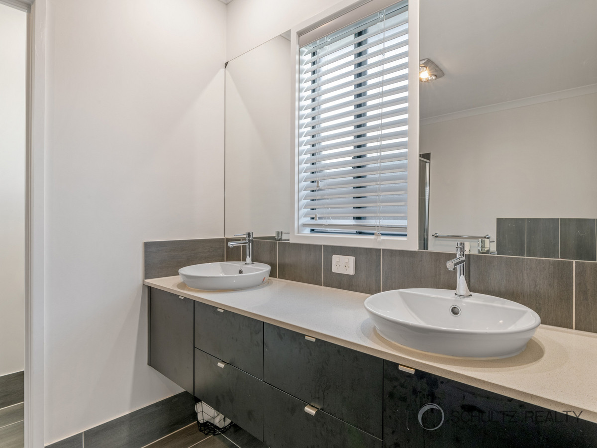 7 Greenshank Drive, Bahrs Scrub, Australia 4207, 3 Bedrooms Bedrooms, ,2 BathroomsBathrooms,House,For sale,Greenshank Drive,1303
