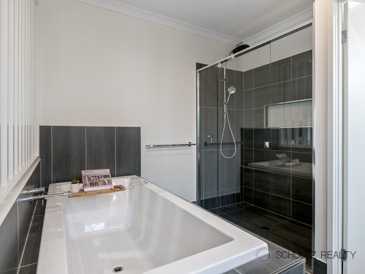 7 Greenshank Drive, Bahrs Scrub, Australia 4207, 3 Bedrooms Bedrooms, ,2 BathroomsBathrooms,House,For sale,Greenshank Drive,1303