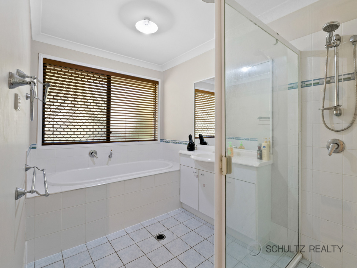 40 Mountain View Crescent, Mount Warren Park, Australia 4207, 4 Bedrooms Bedrooms, ,2 BathroomsBathrooms,House,For sale,Mountain View Crescent,1309