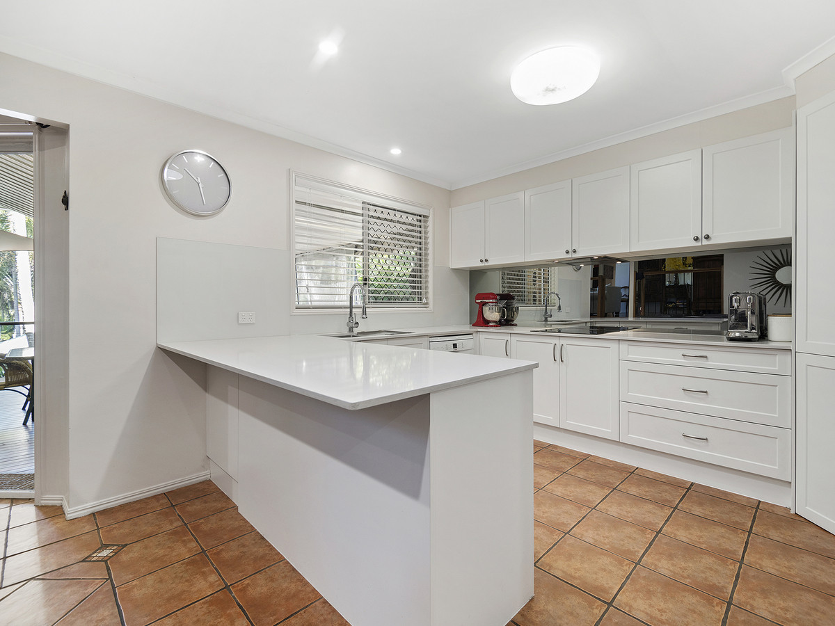 262 Mount Warren Boulevard, Mount Warren Park, Australia 4207, 4 Bedrooms Bedrooms, ,2 BathroomsBathrooms,House,For sale,Mount Warren Boulevard,1310