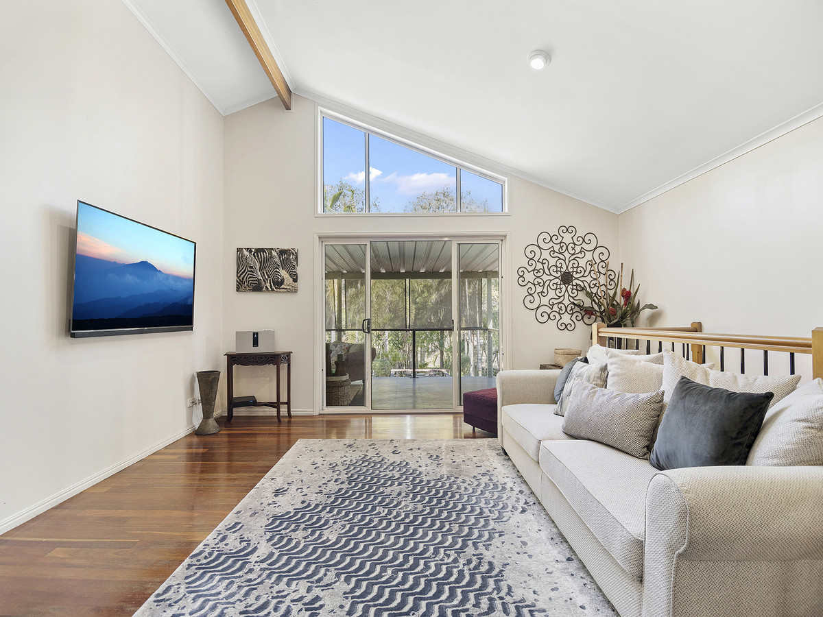 262 Mount Warren Boulevard, Mount Warren Park, Australia 4207, 4 Bedrooms Bedrooms, ,2 BathroomsBathrooms,House,For sale,Mount Warren Boulevard,1310