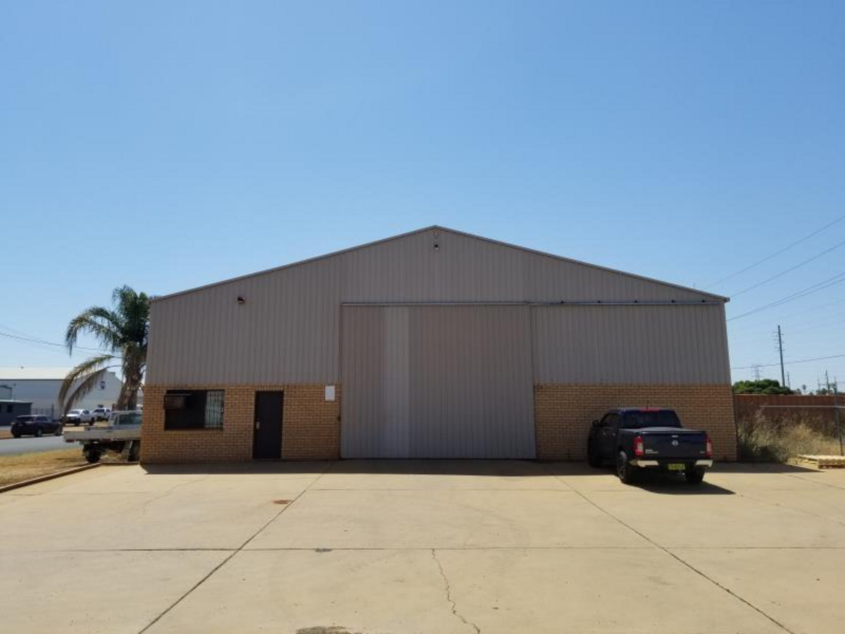  Warehouse & Yard Space