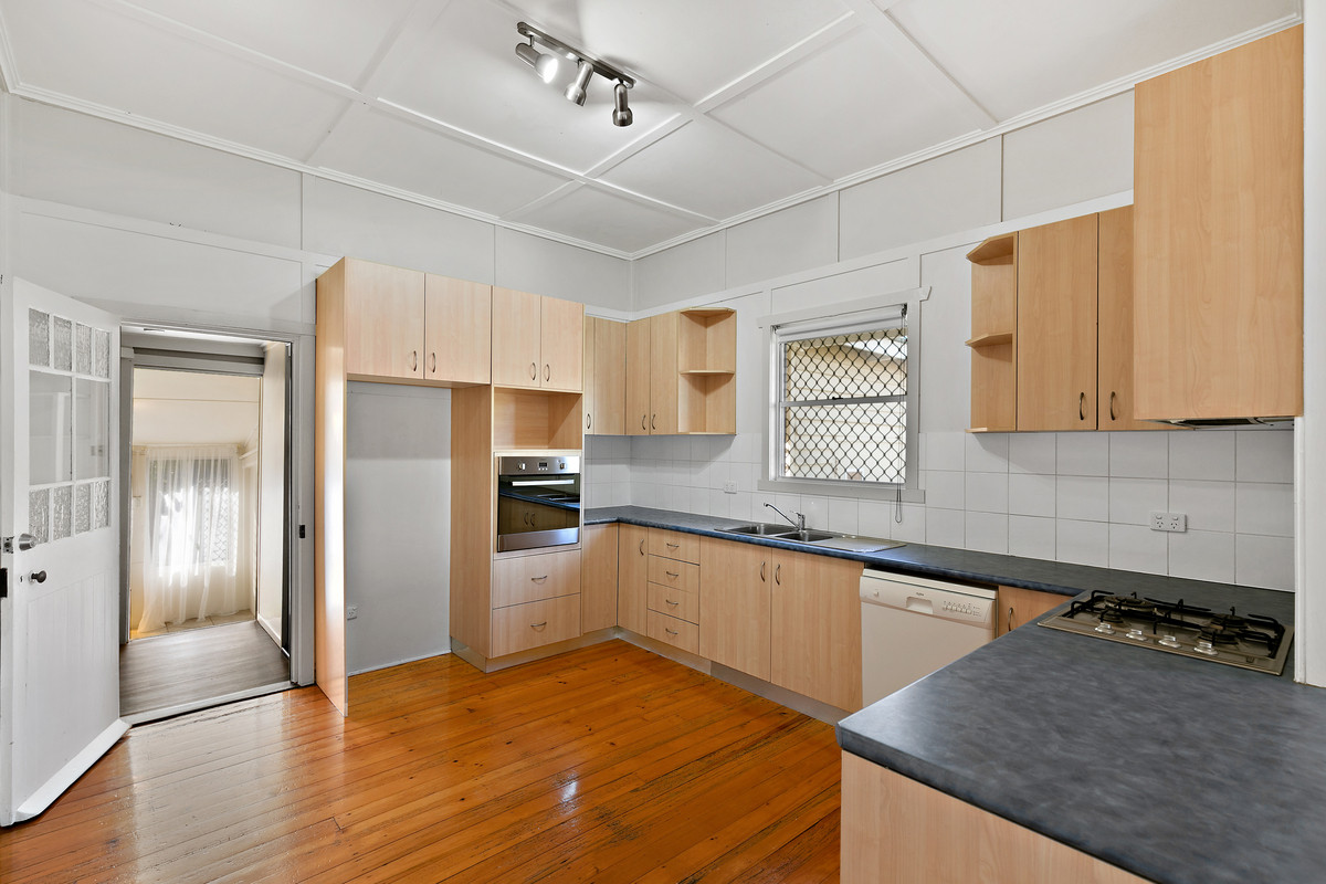 SUPERB TOOWOOMBA TRIPLE GABLE AT ENTRY LEVEL PRICE RealWay Toowoomba