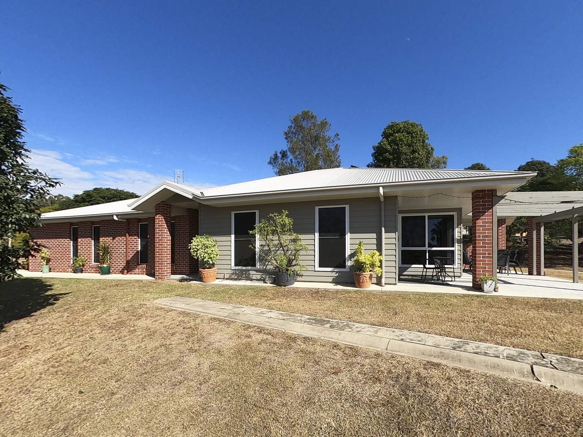 PANORAMIC VIEWS OF THE LOCKYER VALLEY TREE TOPS RealWay Toowoomba