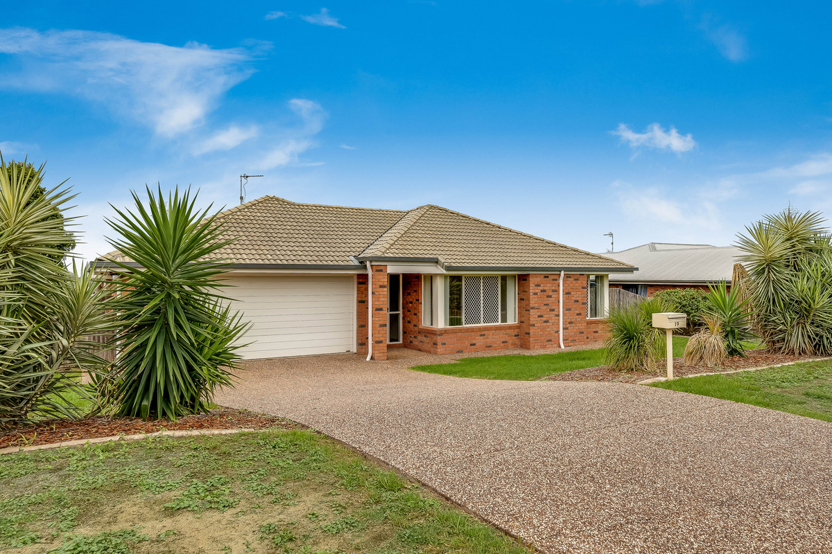 IMMACULATE HOME IN GLENVALE RealWay Toowoomba