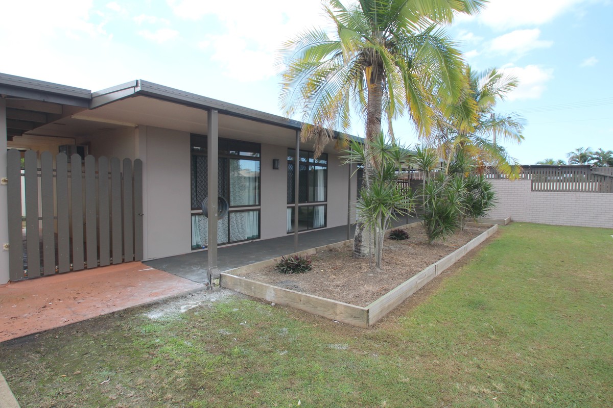  PET FRIENDLY 3 Bedroom Home + Double Garage + Inground Pool!!!