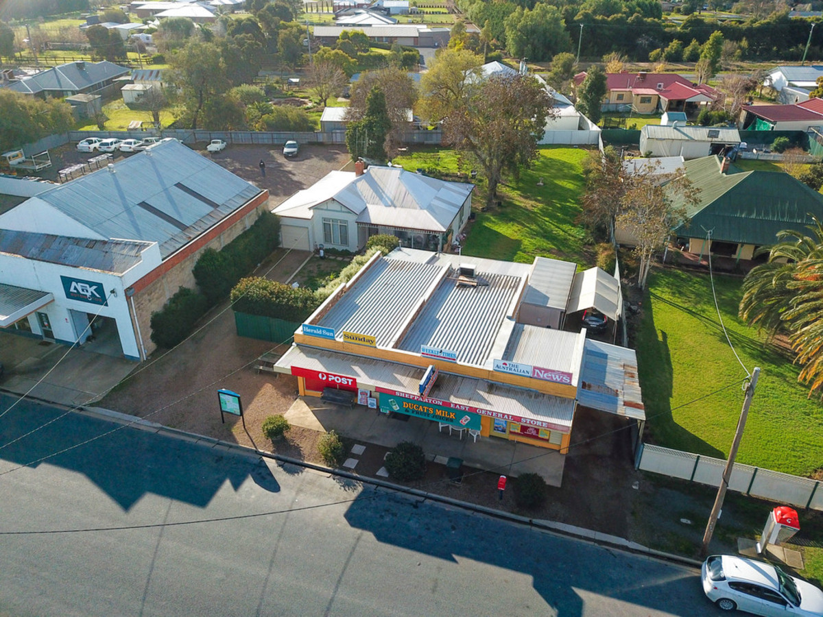 GREAT FREEHOLD INVESTMENT OPPORTUNITY Kevin Hicks Real Estate