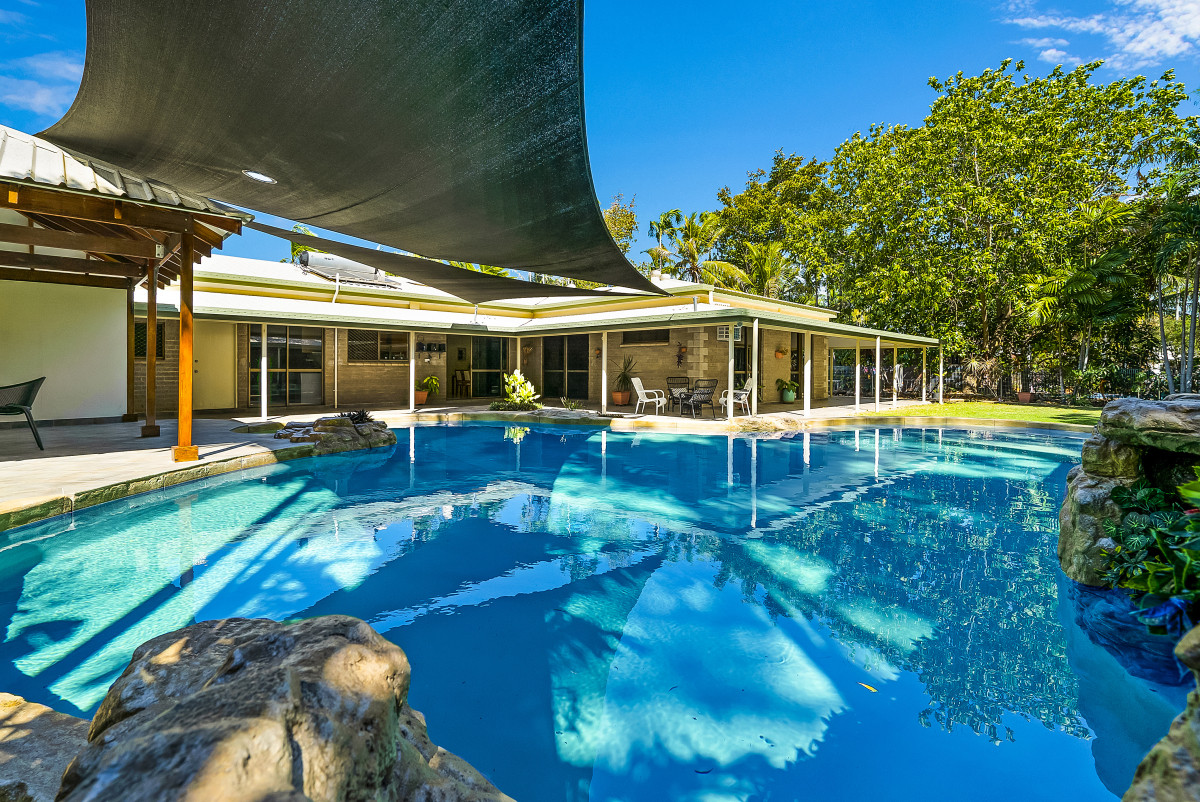 Magnificent resortstyle home! Real Estate Central