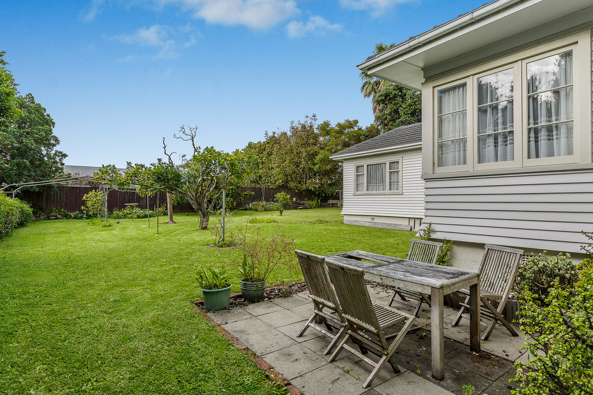 1 Wairau Road, Milford, North Shore City, Auckland 0620 Michael Swarbrick