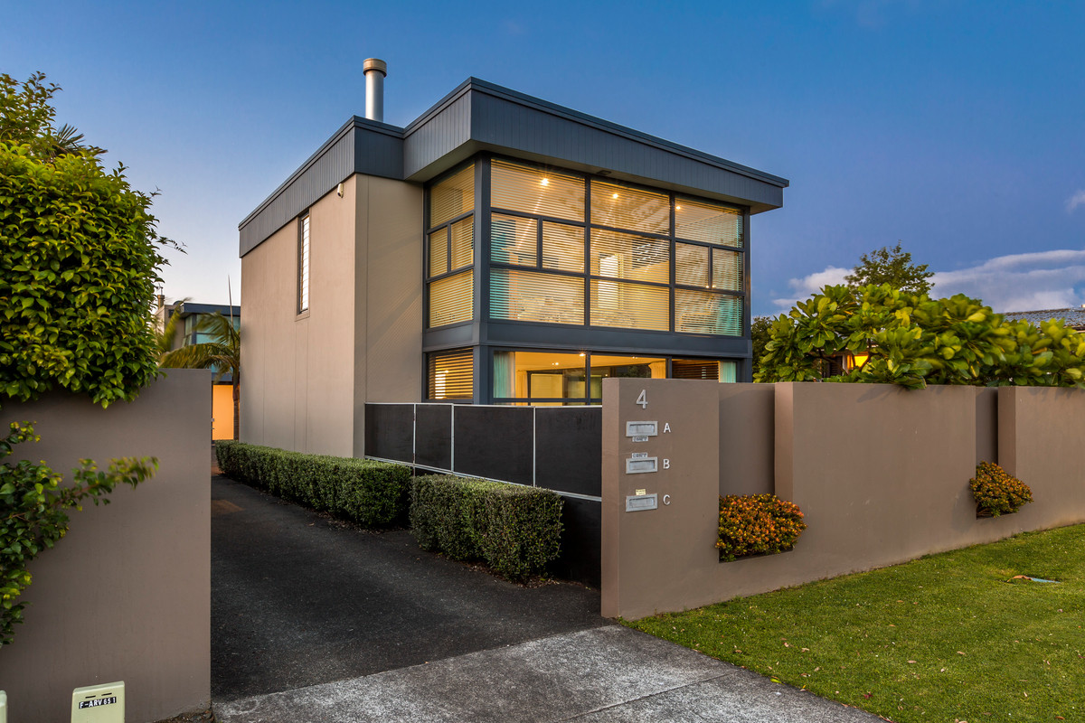 4a Norwood Road, Bayswater, North Shore City, Auckland 0622 Michael