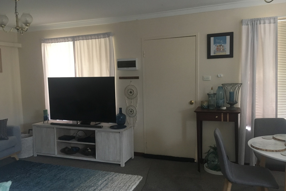  Mandurah’s famous Foreshore is just a short stroll from your DOOR