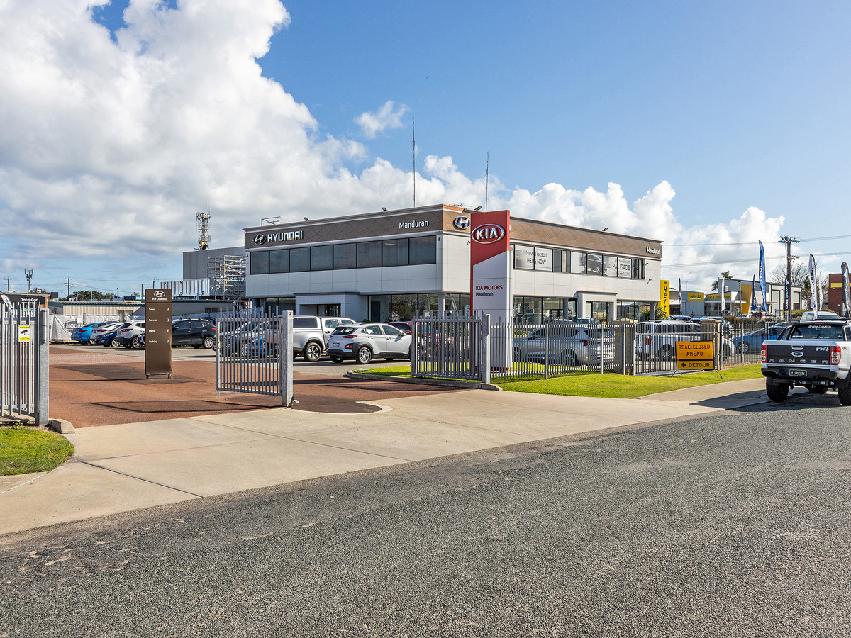  PRESTIGE ON PINJARRA ROAD!