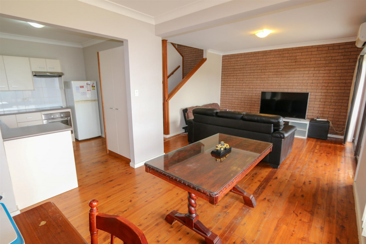 3 Bedroom Open Plan Living Secure Carport Own Yard