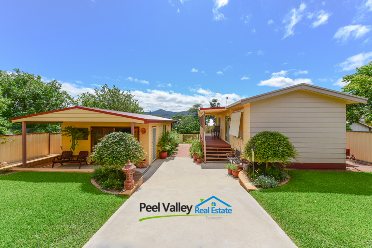 MODERN FOUR BEDROOM HOME PLUS SEPARATE GRANNY FLAT Peel Valley Real