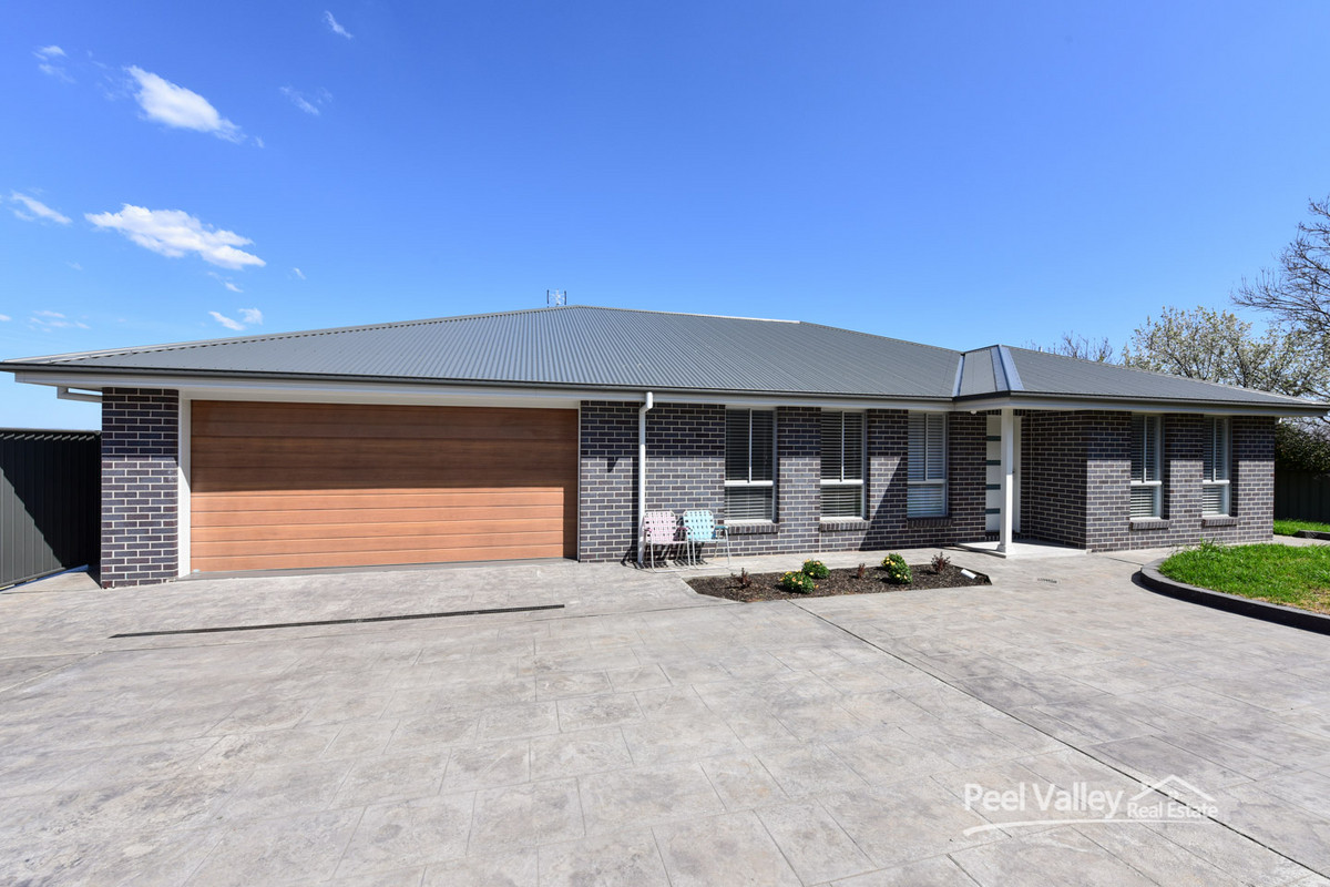 MODERN SPACIOUS VILLA Peel Valley Real Estate Tamworth