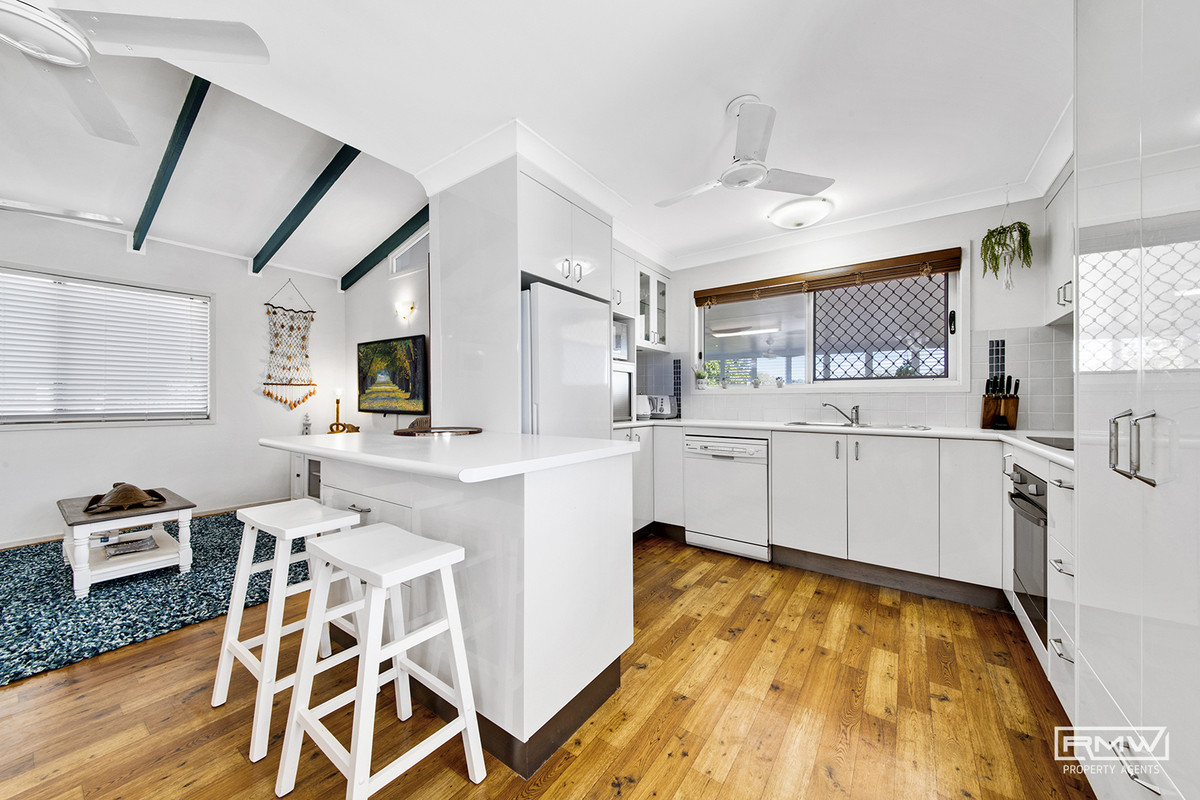 Beautiful Cooee Bay Beach House boasting Genuine Dual Living! RMW