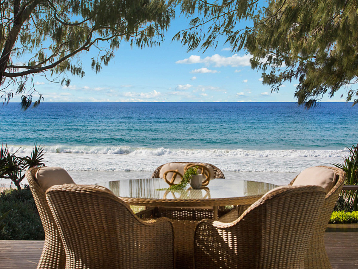 Kollosche Prestige Property 99 Hedges Avenue Mermaid Beach