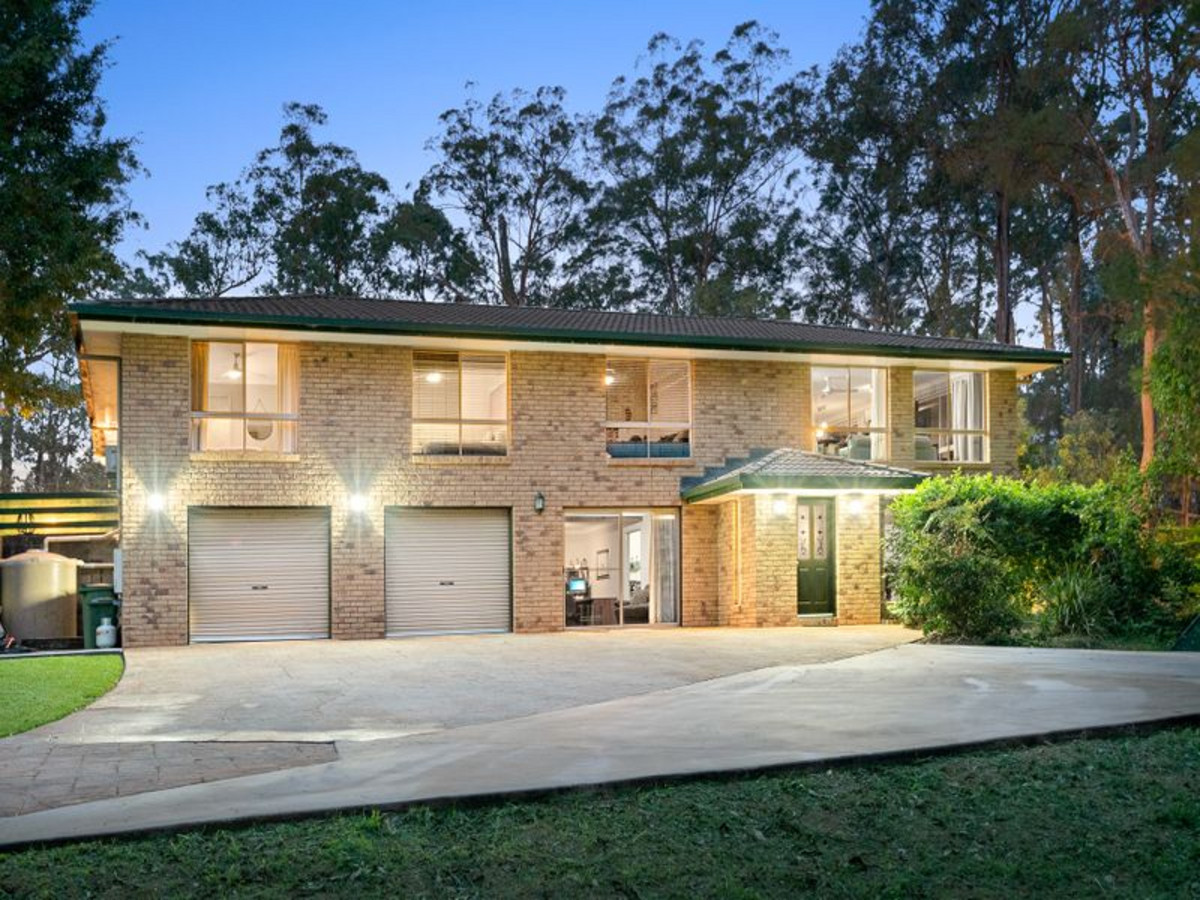 A Stunning Family Home With An Expansive Backyard True Listing Image 1