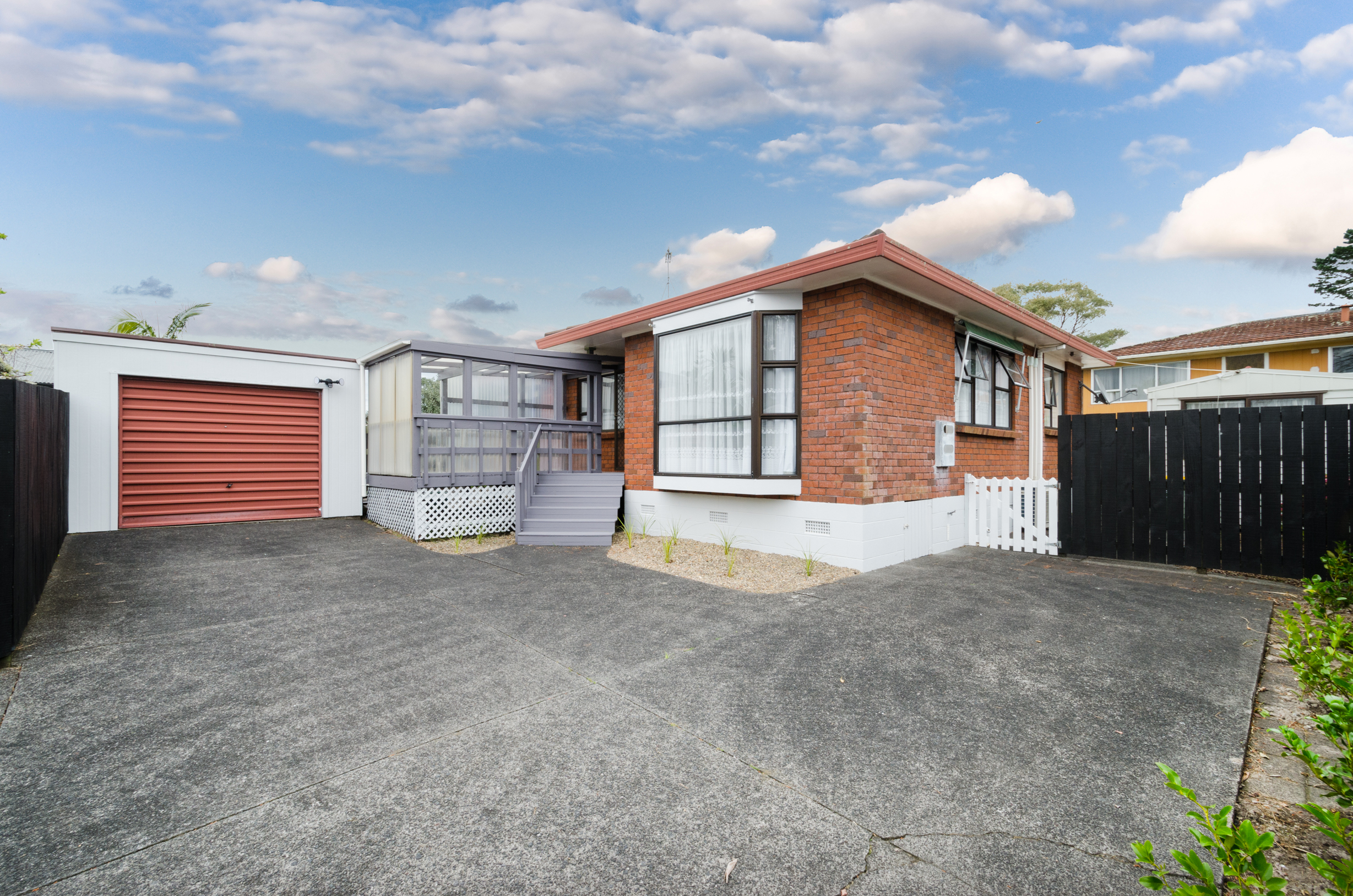 3a Allington Road, Royal Heights, Massey, Waitakere City Mike Pero