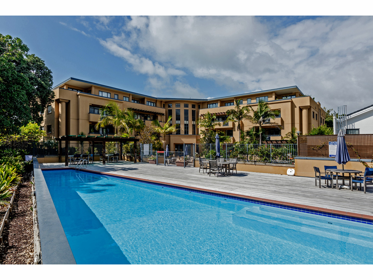 2D Bacchus Apartment / 7 Bute Road, Browns Bay, North Shore City Mike