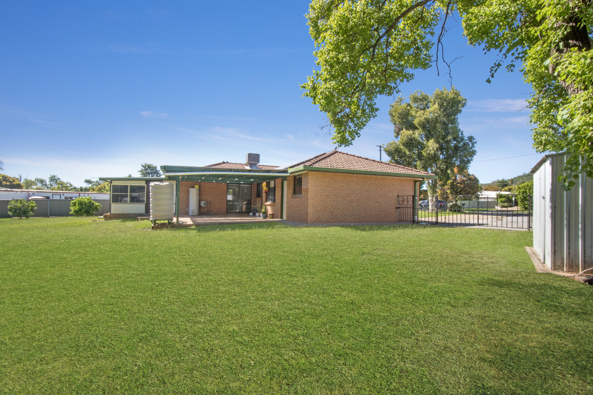 GREAT RETURN ON INVESTMENT Robertson Real Estate Gunnedah