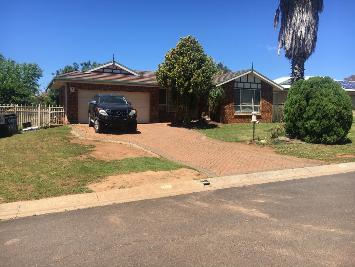 4 Bedroom Family Home In Eastridge Dubbo Real Estate Agency