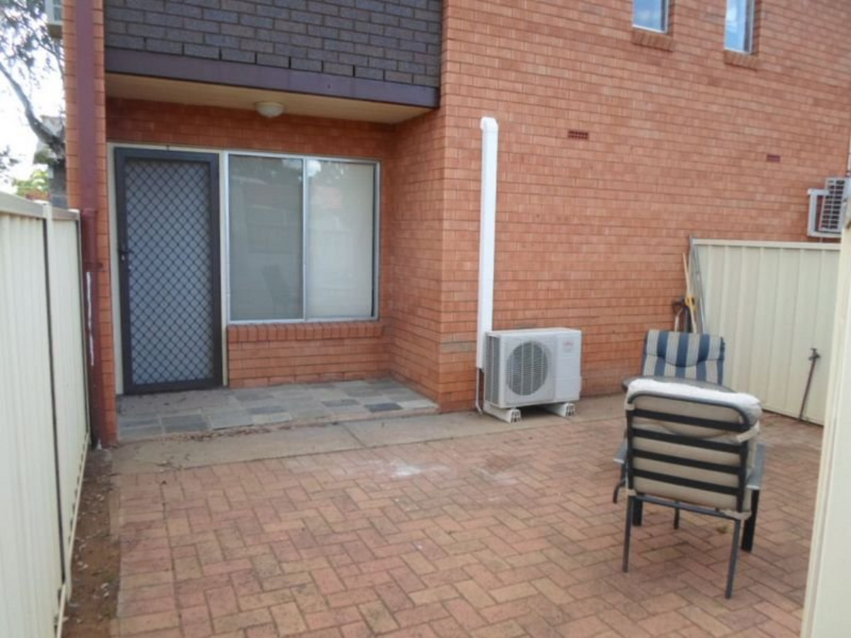 2 BEDROOM UNIT IN SOUTH CENTRAL DUBBO Dubbo Real Estate Agency