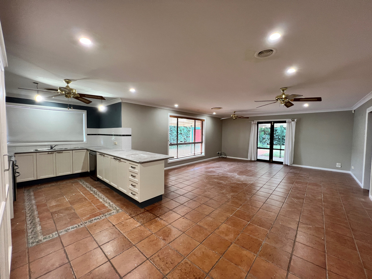 FOUR BEDROOM HOME IN GRANGEWOOD Dubbo Real Estate Agency