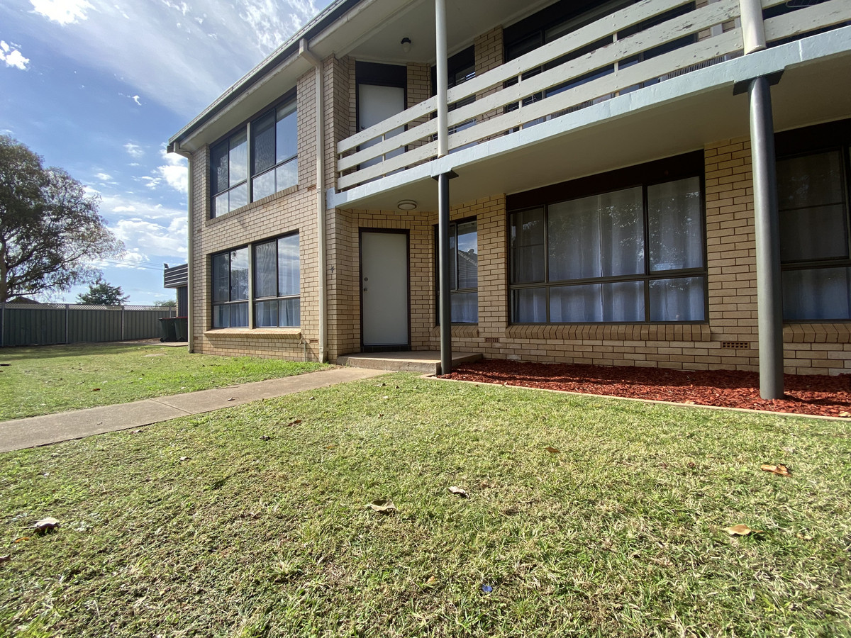 FRESHLY RENOVATED TWO BEDROOM UNIT Dubbo Real Estate Agency