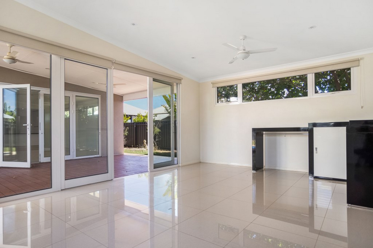  Ex Display Home all the upgrades