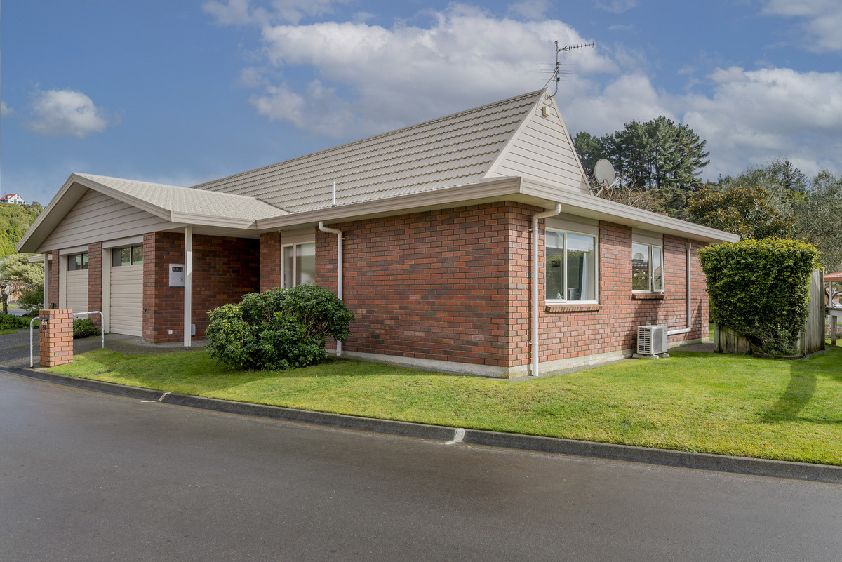 One Look will Hook in Brookvale ! • Village Real Estate