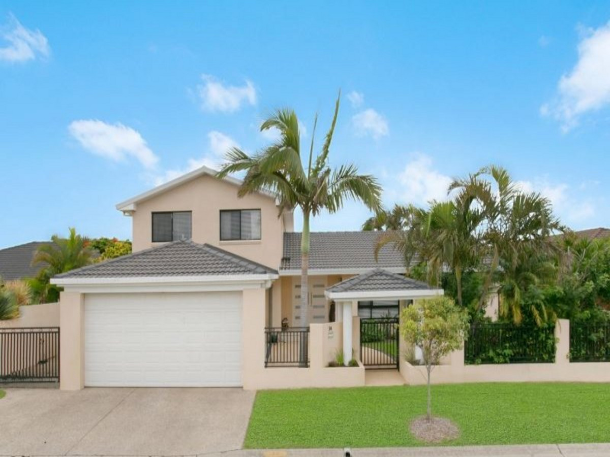 SOLD BY HARCOURTS ROBINA/VARSITY Gold Coast Property Sales & Rentals