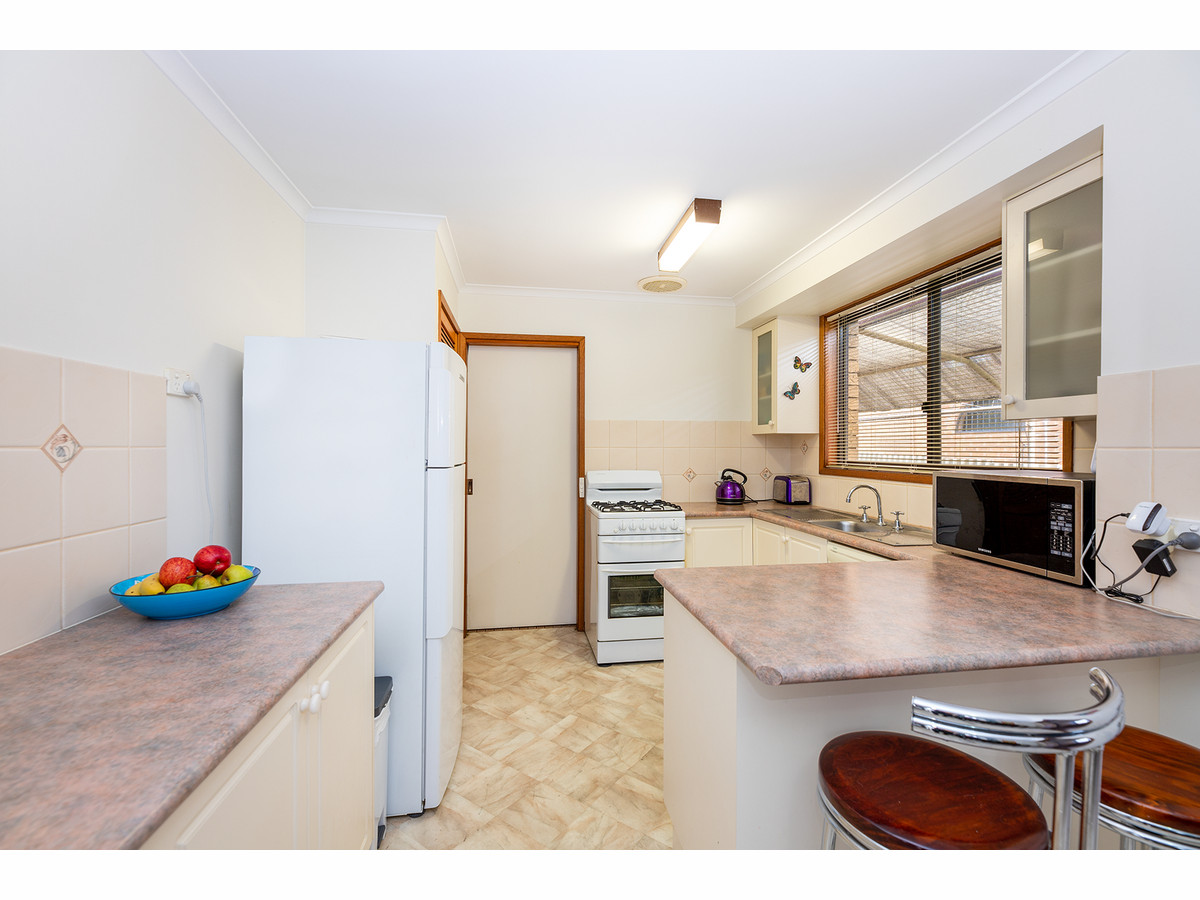  EAST ALBURY HOUSE ON LARGE BLOCK