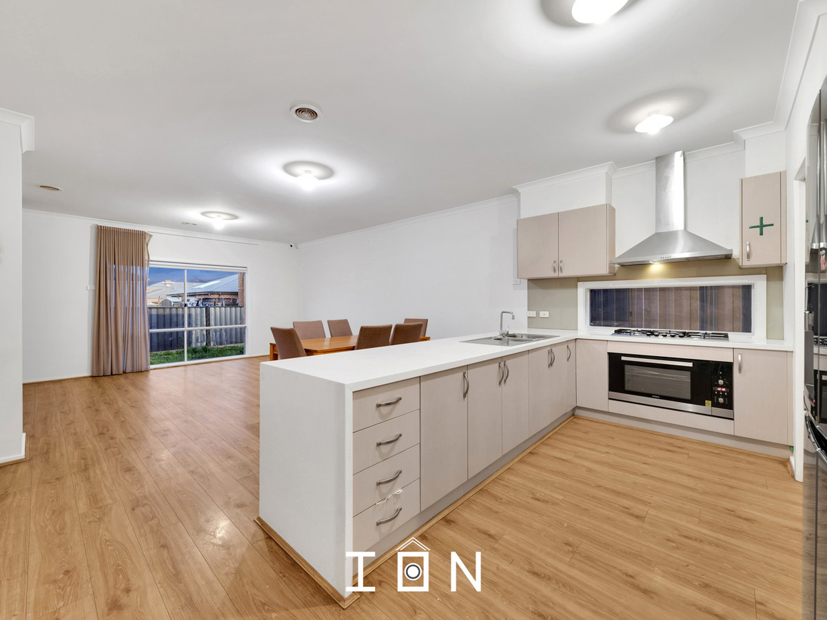  32sq family home on 443m2 block in Berwick Waters