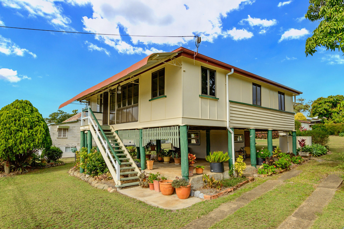  WELL MAINTAINED MOUNT HOME