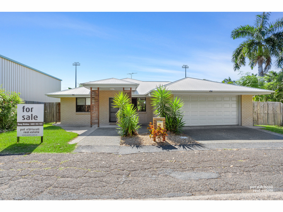 Modern 4 Bedroom/2 Bathroom Lowset Brick Home on The Range... Pat O'Driscoll Real Estate