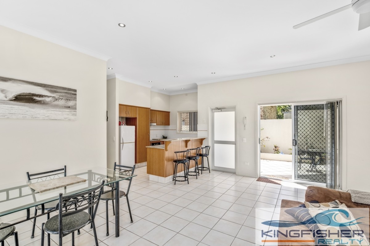 | GROUND FLOOR APARTMENT WITH TWO LARGE OUTDOOR TERRACES ...