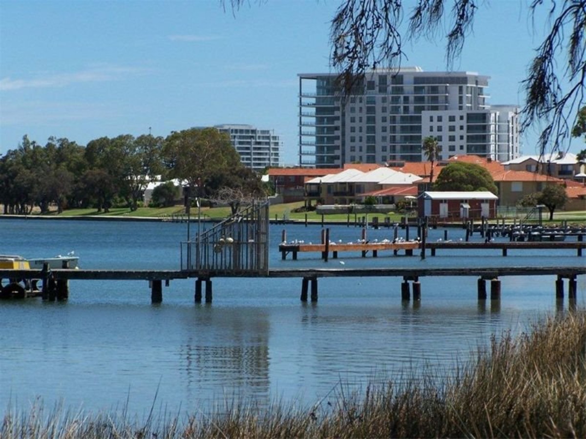 RARE ESTUARY FRONTAGE Mandurah Estate Agency