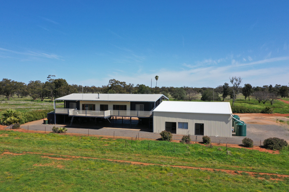 BUNDURE STATION” MT HOPE