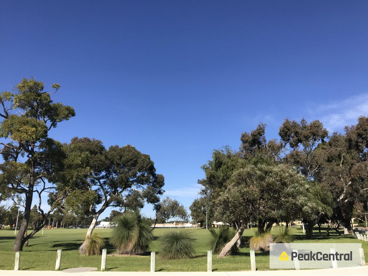 STOP THE CAR! BEST VALUE 4x2 HOME IN YANGEBUP! Peak Central