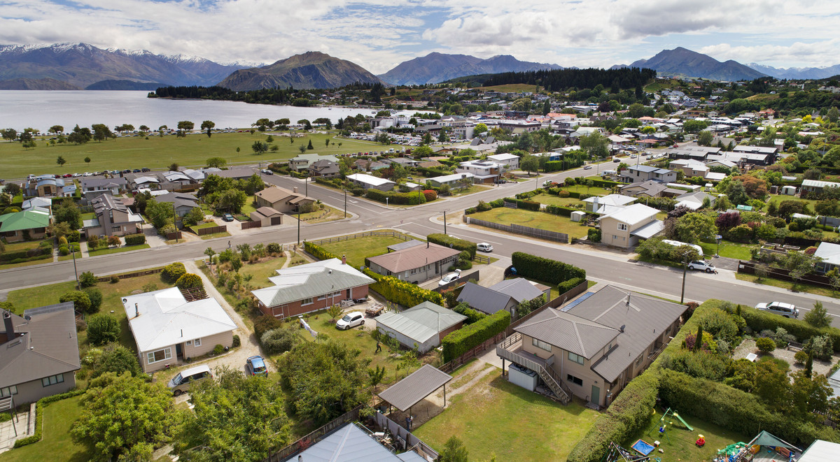  Wanaka Central